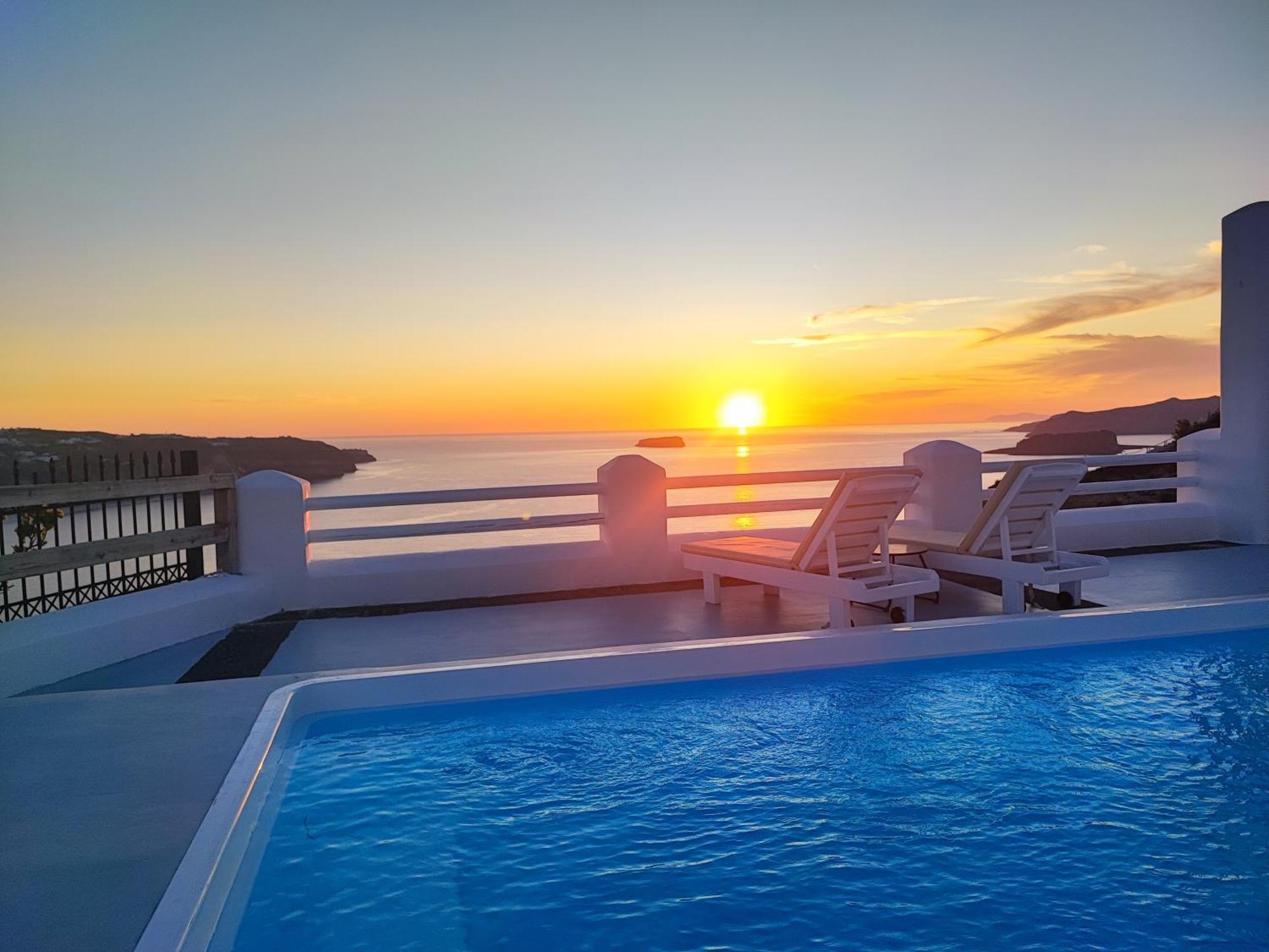 Апартаменты The Cliff Reflections - Adults Only Мегалохори Экстерьер фото
